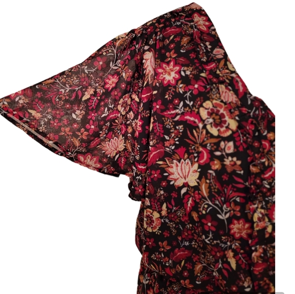 NWT Lane Bryant  Floral Blouse w/ Flutter Sleeves, Gathered Elastic Waist - 22 - Picture 3 of 7